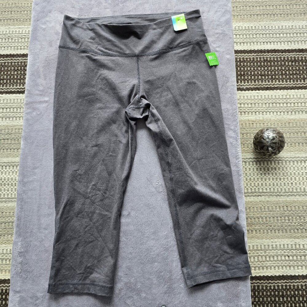NWT Athletic works Legging Grey comfortable and versitile